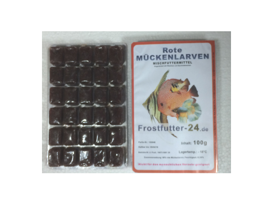 Larve de moustique rouge...