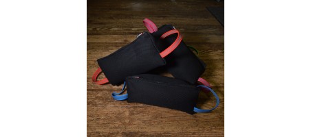 NYLCOT COUSSIN Boudin à mordre 30x14cm noir avec 2 sangle